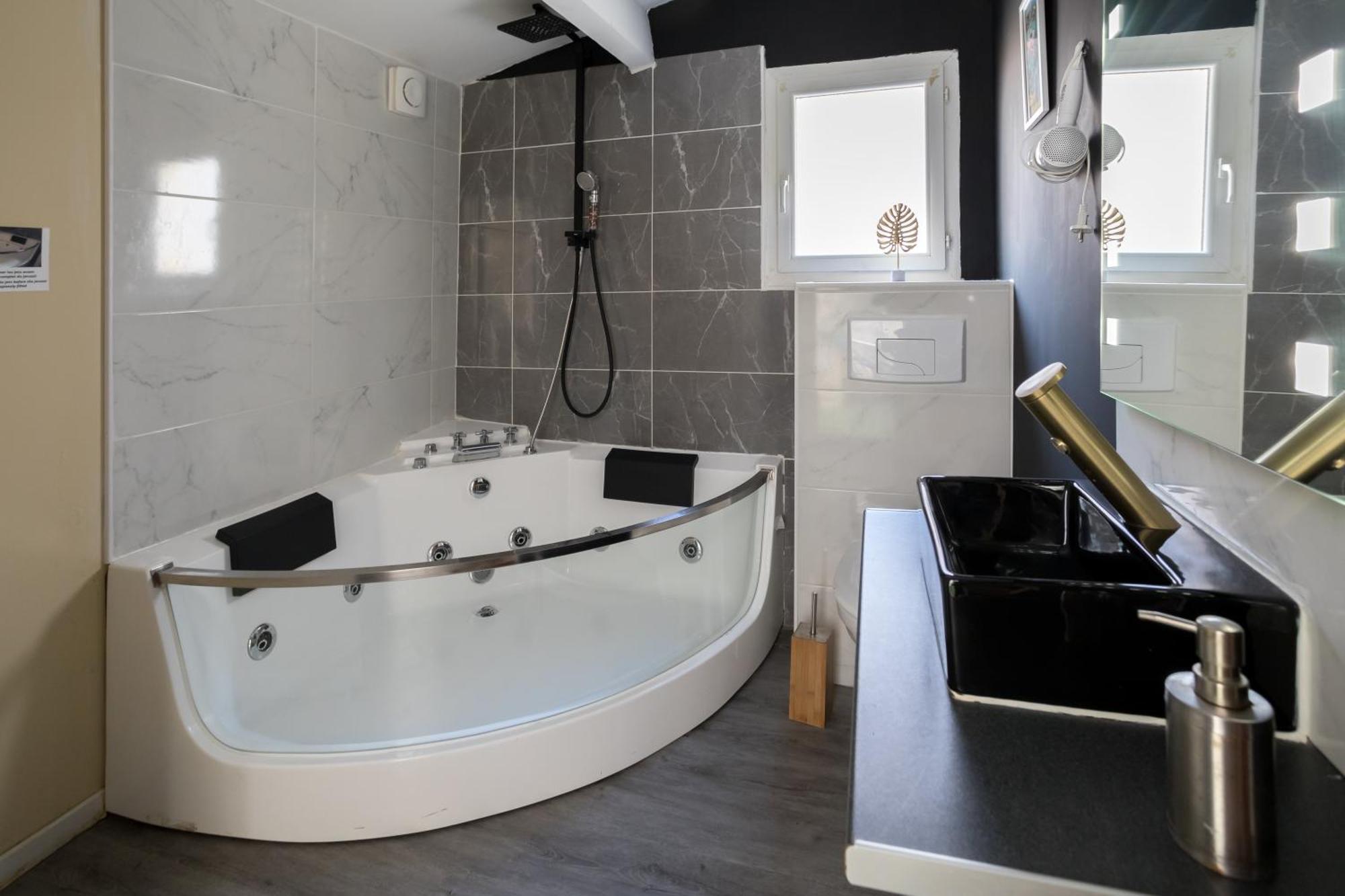 Jacuzzi Terrasse Centre Narbonne Apartment Exterior foto